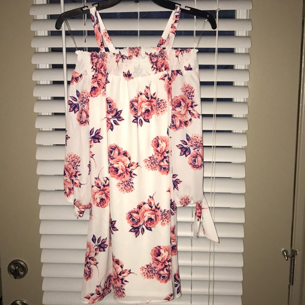 Bnwt off the shoulder floral dress.